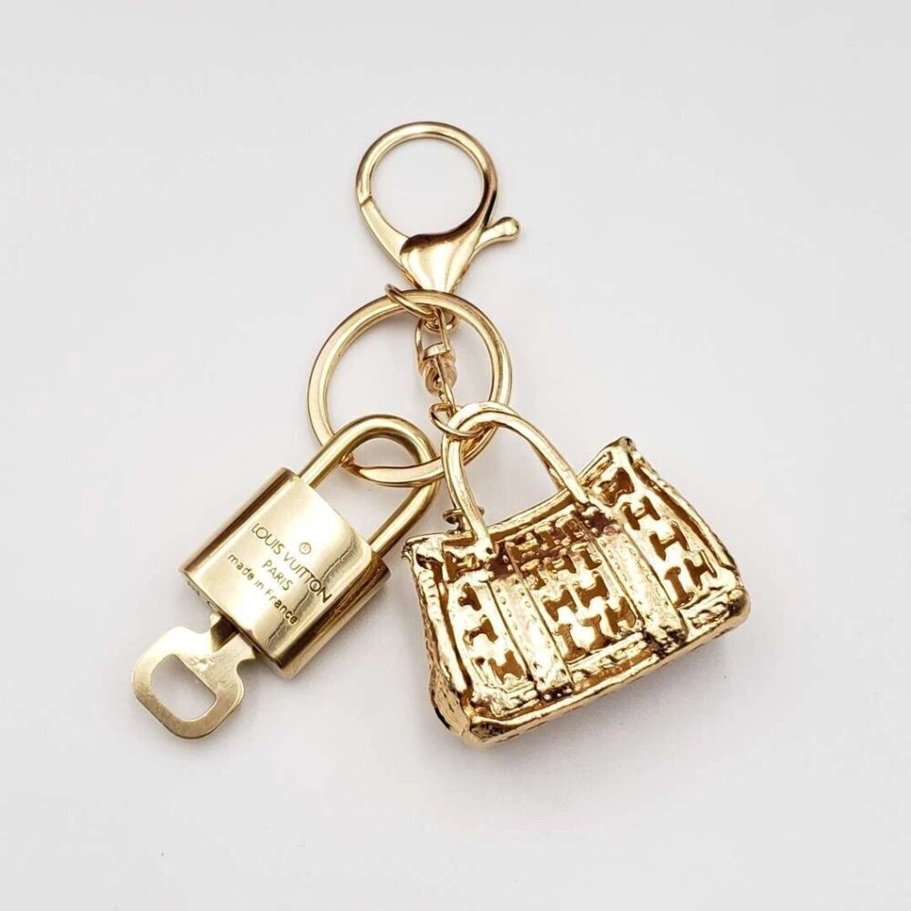 Authetnic Louis Vuitton Lock & Key w/ unbranded Rhinestone Bag Keycharm 010526 - Picture 6 of 8